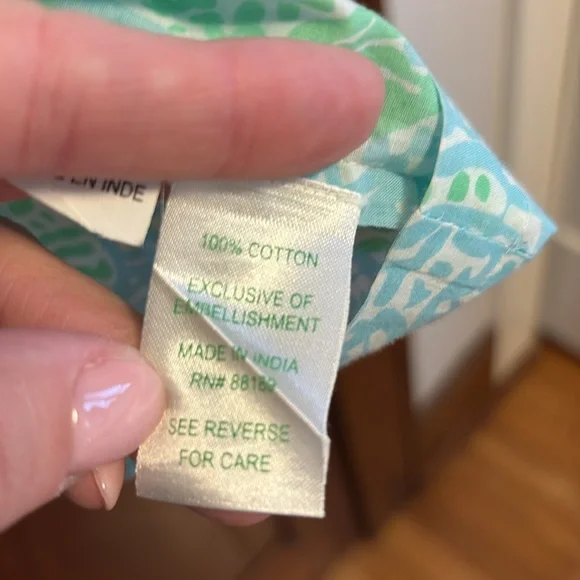 Lightweight Lilly Pulitzer top/tunic - Picture 7 of 9